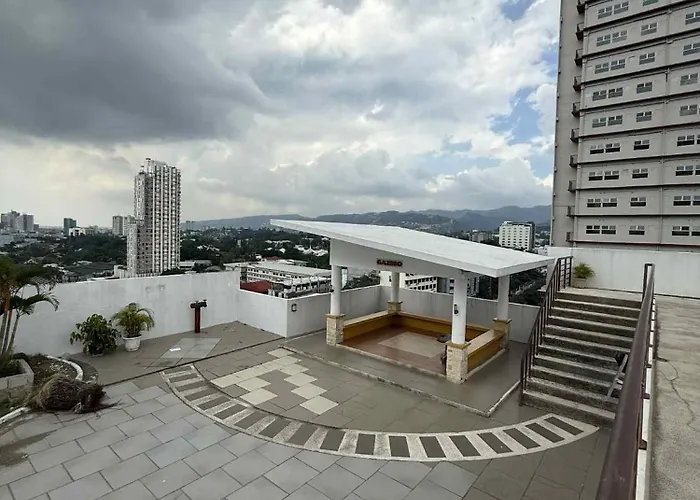 Penthouse A Near It Park
