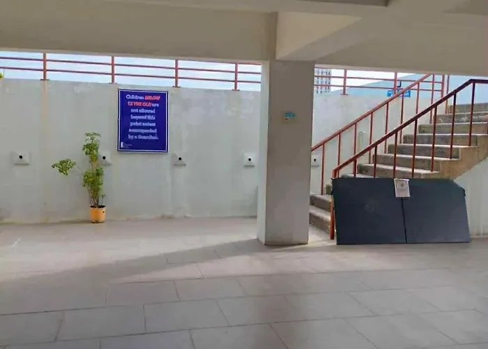 Penthouse A Near It Park 4*