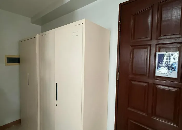 Penthouse A Near It Park 4*